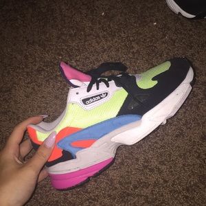 Adidas falcon casual shoes size 6.5